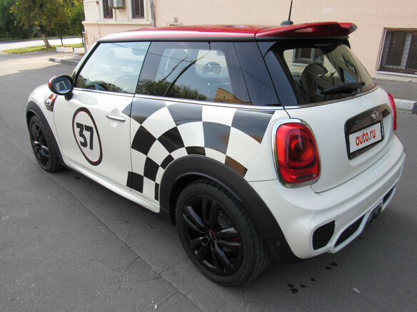 2016 Mini Hatch JCW III (F55/F56), белый - вид 1