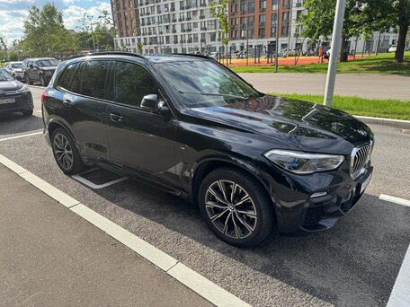 2020 BMW X5 30d IV (G05/G18), чёрный, 5050000 рублей, вид 3