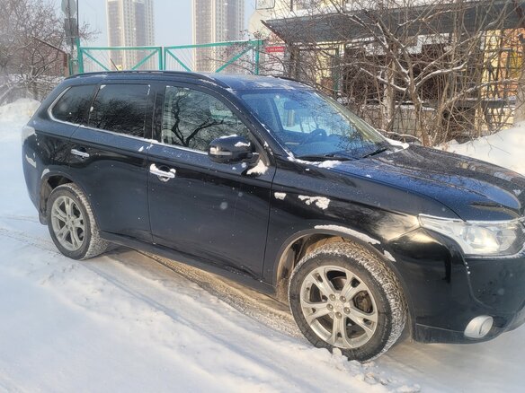 2013 Mitsubishi Outlander III, чёрный, 1700000 рублей - вид 12