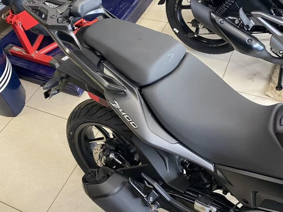 2024 Bajaj Dominar 400, чёрный, 450000 рублей - вид 5