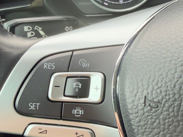 2018 Volkswagen Touareg III, серый, 5250000 рублей - вид 32