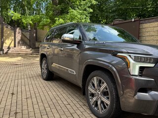 2023 Toyota Sequoia III, серый, 12500000 рублей, вид 5