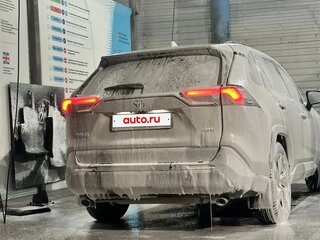 2020 Toyota RAV4 V (XA50), белый, 1850000 рублей, вид 1