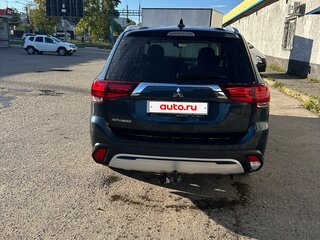 2020 Mitsubishi Outlander III Рестайлинг 3, синий, 2550000 рублей, вид 3