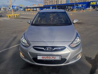 2012 Hyundai Solaris I, серебристый, 1100000 рублей, вид 2