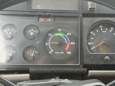 1990 Volvo FL, белый, 700000 рублей, вид 2
