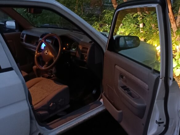 2001 Mazda Demio I (DW), белый, 120000 рублей - вид 8
