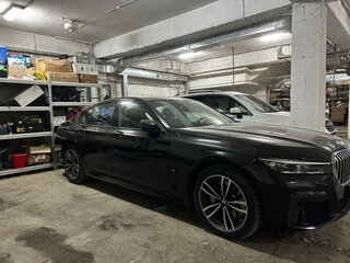 2019 BMW 7 серии 730d xDrive VI (G11/G12) Рестайлинг, чёрный, 9500000 рублей, вид 2