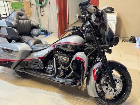 2021 Harley-Davidson CVO Limited, серый, 3300000 рублей, вид 2