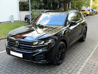 2026 Volkswagen Touareg III Рестайлинг, чёрный, 11991000 рублей, вид 3