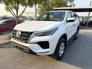 2026 Toyota Fortuner II Рестайлинг, белый, 4800800 рублей, вид 1