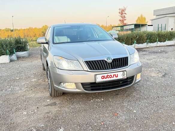 2012 Skoda Octavia II (A5) Рестайлинг, бежевый, 800000 рублей - вид 4