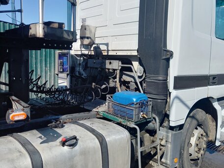 1998 Mercedes-Benz Actros, белый, 2850000 рублей, вид 3