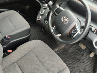 2019 Toyota Sienta II Рестайлинг, серебристый, 1450000 рублей, вид 5