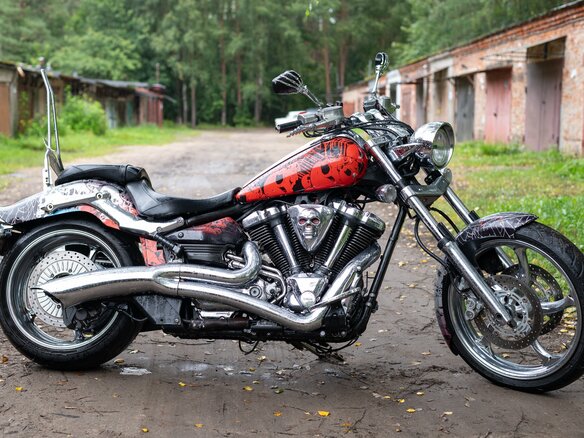 2010 Yamaha XV 1900, красный - вид 4