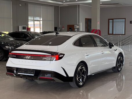 2024 Hyundai Sonata VIII (DN8) Рестайлинг, чёрный, 2750000 рублей, вид 4