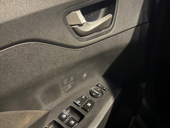 2018 Hyundai Solaris II, серый, 600000 рублей - вид 3