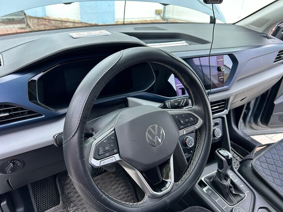 2021 Volkswagen Taos I, серый, 2800000 рублей - вид 2