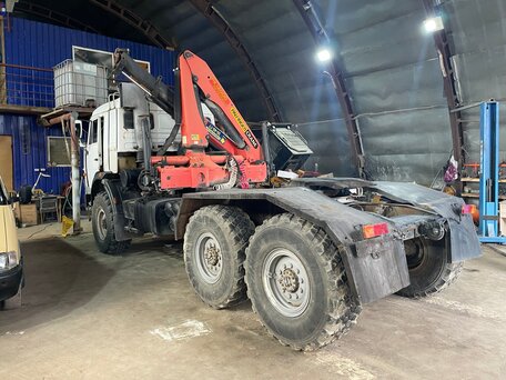 2008 КамАЗ 44108, белый, 2300000 рублей, вид 3