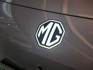 2025 MG 4 EV 42.8 kWh II, фиолетовый, 1690548 рублей, вид 3