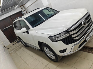 2023 Toyota Land Cruiser 300 Series, белый, 11999000 рублей, вид 3