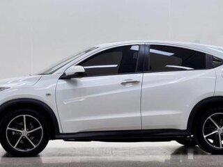 2022 Honda Vezel II, белый, 1690000 рублей, вид 4