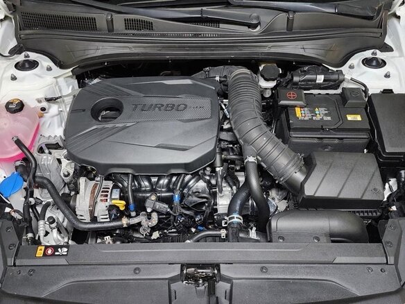 2021 Kia K3 II Рестайлинг, белый, 3500000 рублей - вид 17