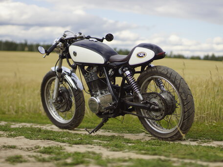 1997 Yamaha SR400, чёрный, 390000 рублей, вид 2