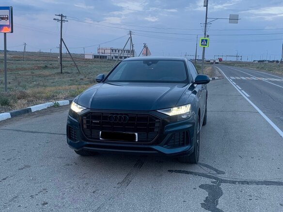2021 Audi Q8 45 TDI I (4M), синий, 8500000 рублей - вид 2