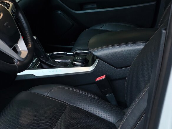 2014 Ford Explorer Sport V, белый, 2199999 рублей - вид 7