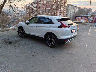 2022 Mitsubishi Eclipse Cross I Рестайлинг, белый, 2400000 рублей, вид 5