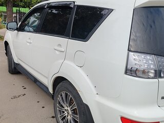 2010 Mitsubishi Outlander II Рестайлинг, белый, 1400000 рублей, вид 5