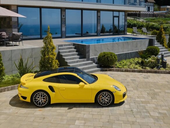 2015 Porsche 911 Turbo S VII (991), жёлтый, 14000000 рублей - вид 3