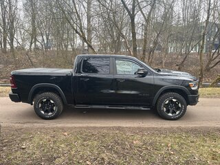 2020 Ram 1500 Crew Cab V, чёрный, 5100000 рублей, вид 4