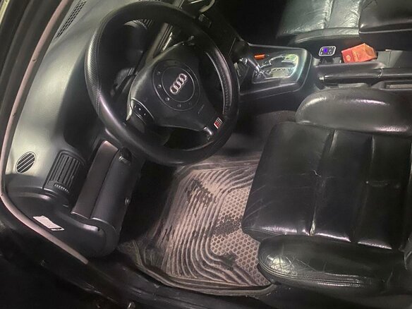 2000 Audi A4 I (B5) Рестайлинг, чёрный, 350000 рублей - вид 2