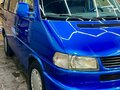 2001 Volkswagen Caravelle T4, синий, 1555550 рублей - вид 2