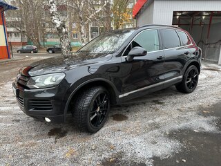 2013 Volkswagen Touareg II, чёрный, 1550000 рублей, вид 3