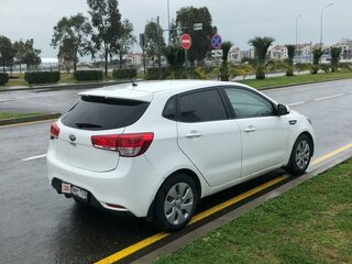 2016 Kia Rio III Рестайлинг, белый, 500000 рублей, вид 2