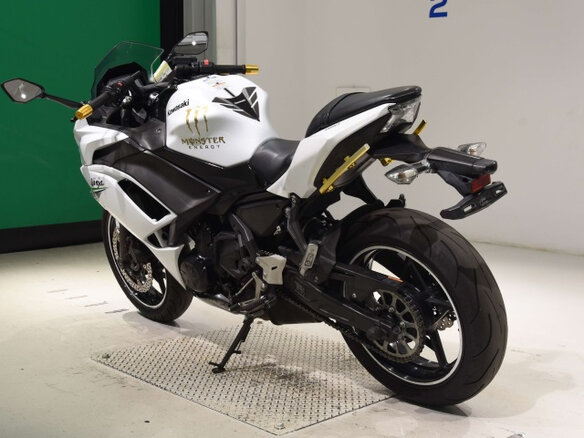 2020 Kawasaki Ninja 650, белый, 700000 рублей - вид 5
