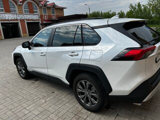 2023 Toyota RAV4 V (XA50), белый, 4900000 рублей, вид 4