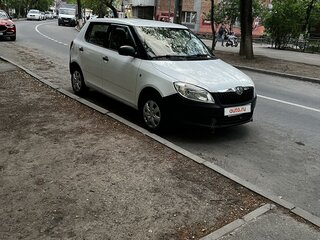 2012 Skoda Fabia II Рестайлинг, белый, 360000 рублей, вид 1