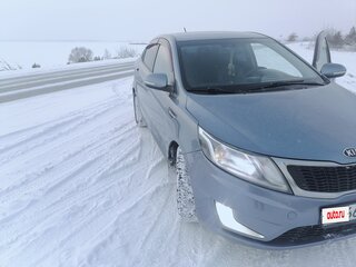 2013 Kia Rio 5-speed III, голубой, 910000 рублей, вид 5