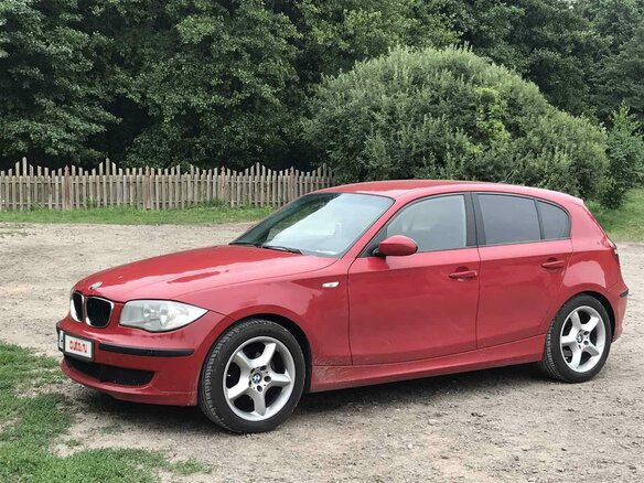 2008 BMW 1 серии 116i I (E81/E82/E87/E88) Рестайлинг, красный, 650000 рублей - вид 1