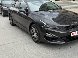 2020 Kia K5 III, серый, 2400000 рублей, вид 2