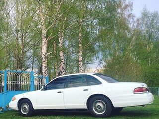 1996 Ford Crown Victoria I, белый, 1000000 рублей, вид 4