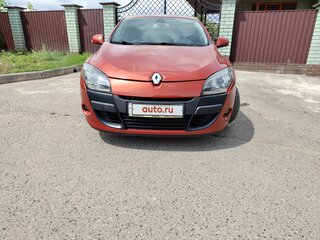 2011 Renault Megane III, оранжевый, 1880000 рублей, вид 2