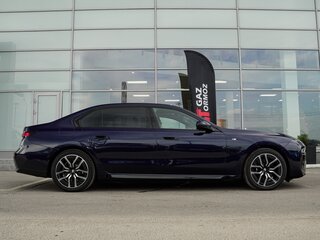 2024 BMW 7 серии 740d xDrive VII (G70), синий, 16499000 рублей, вид 5
