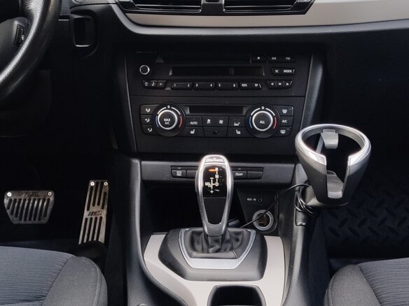 2013 BMW X1 20i I (E84) Рестайлинг, серый, 1350000 рублей - вид 7