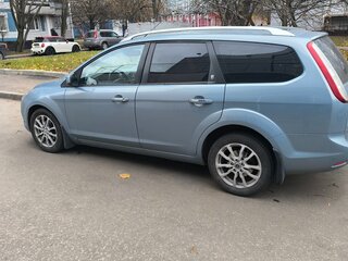 2009 Ford Focus II Рестайлинг, серый, 680000 рублей, вид 4