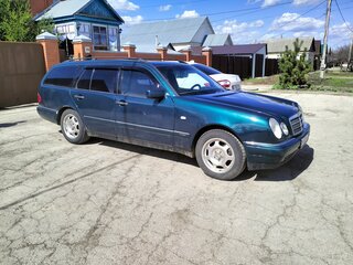 1998 Mercedes-Benz E-Класс 280 II (W210, S210), зелёный, 450000 рублей, вид 2